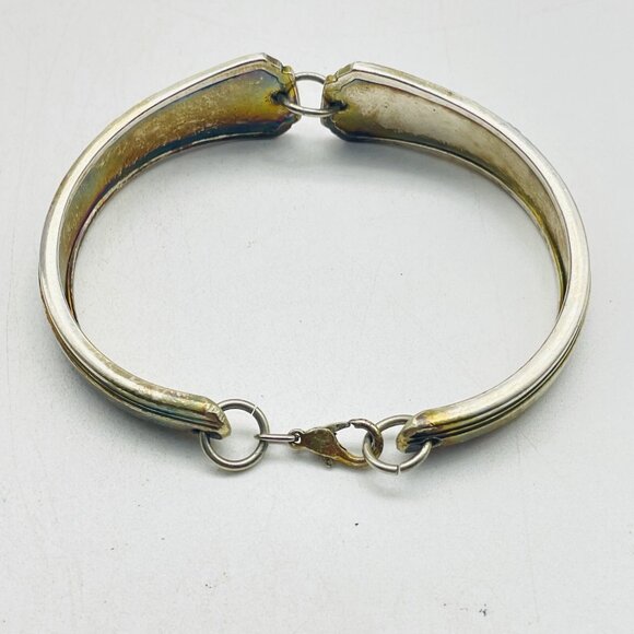 ONEIDA Signed Silver Tone Hinged Bangle Bracelet Floral Engraved Design Vintage - Picture 3 of 8